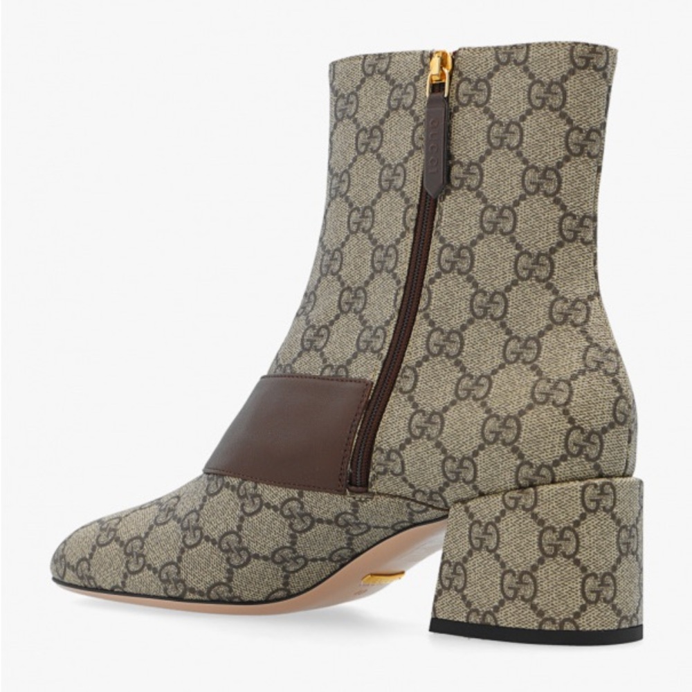 Gucci Cream and Brown Ankle Boots with Gold Buckle - Picture 7 of 10
